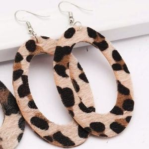 Handmade Vegan Leather Hollow Dangle Set NWT